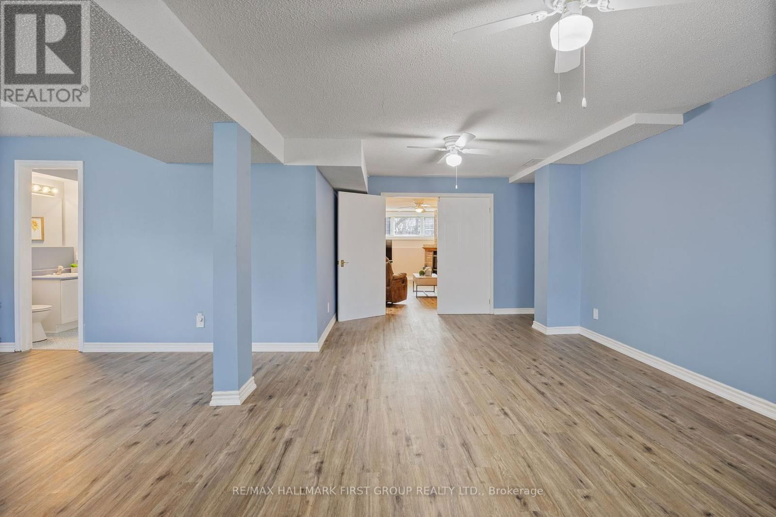 676 FROBISHER COURT Image 34