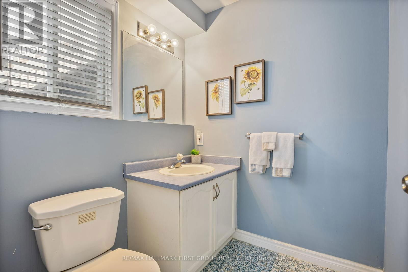 676 FROBISHER COURT Image 36