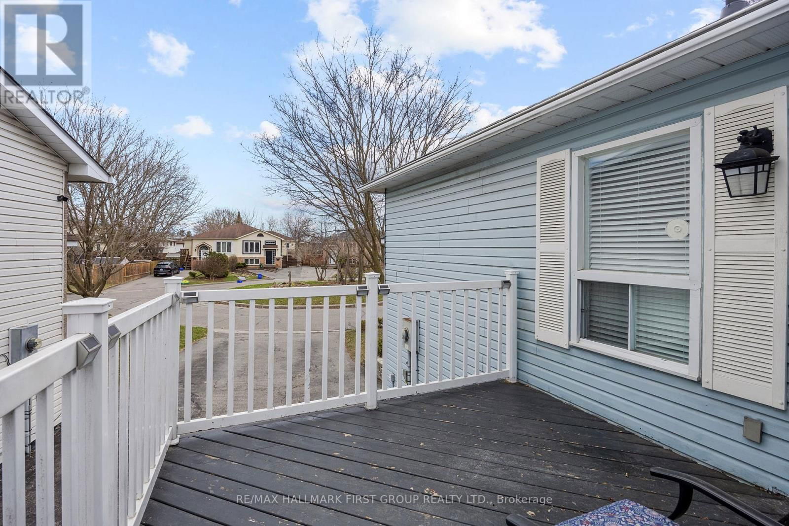 676 FROBISHER COURT Image 40