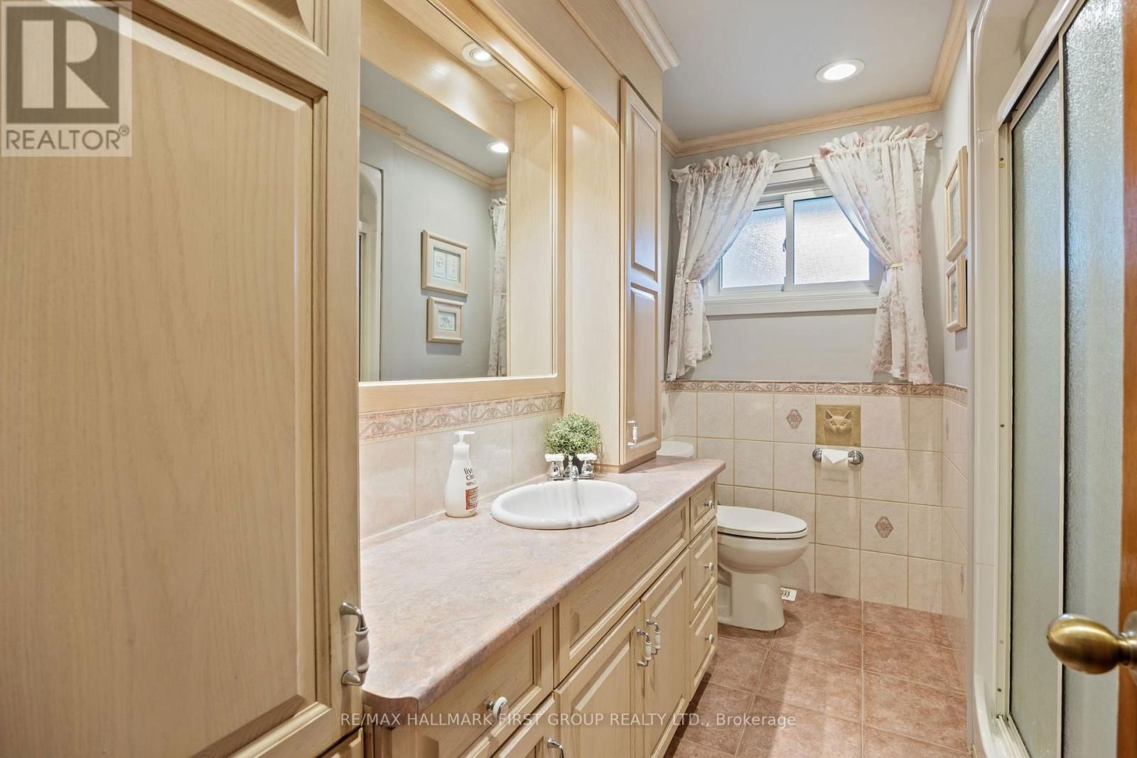 526 JULIANA DRIVE Image 24