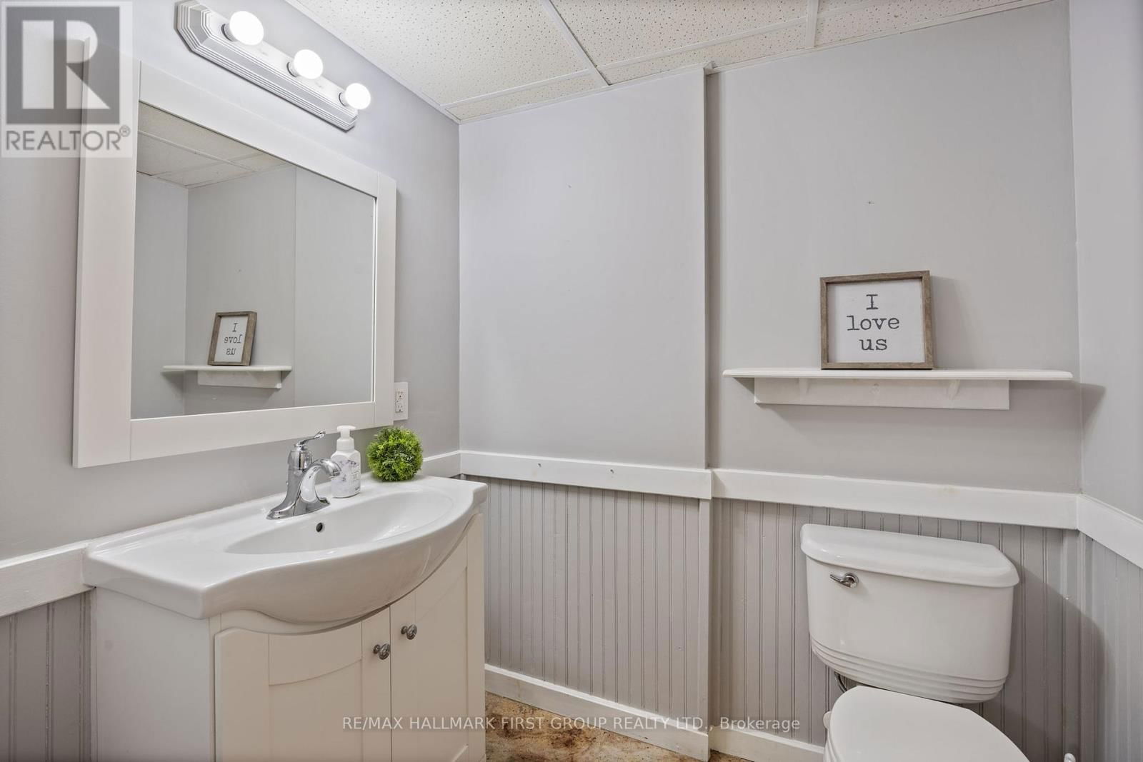 526 JULIANA DRIVE Image 32