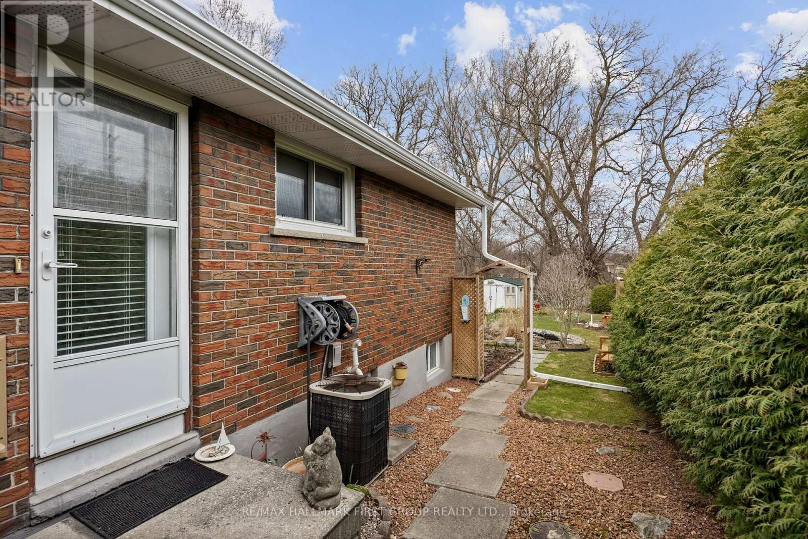 526 JULIANA DRIVE Image 35