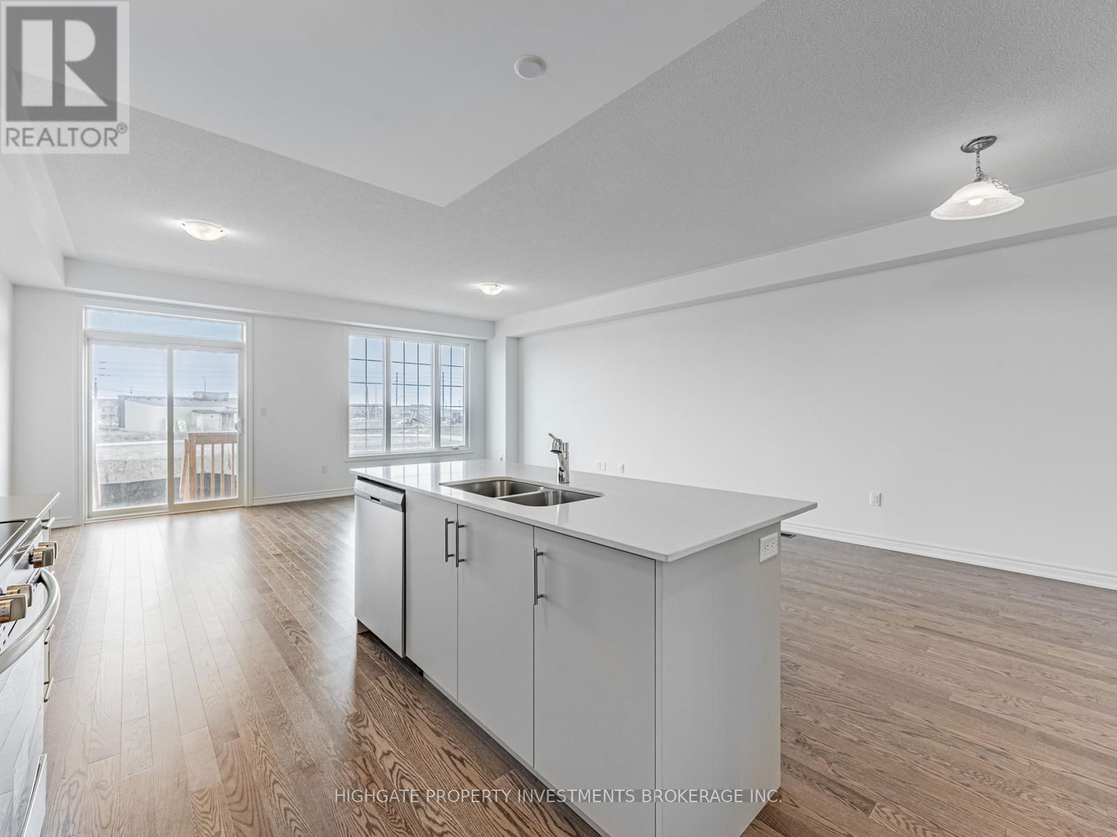 71 REIGATE AVENUE Image 13