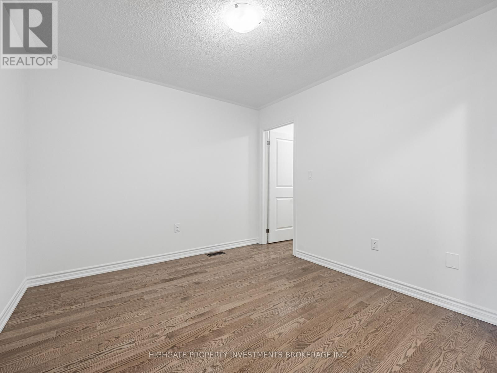 71 REIGATE AVENUE Image 19