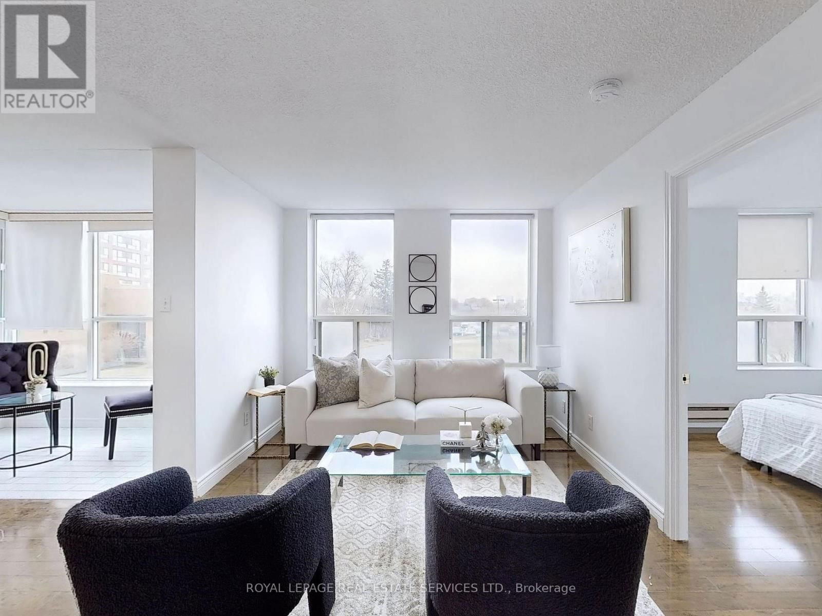 213 - 330 MCCOWAN ROAD Image 1