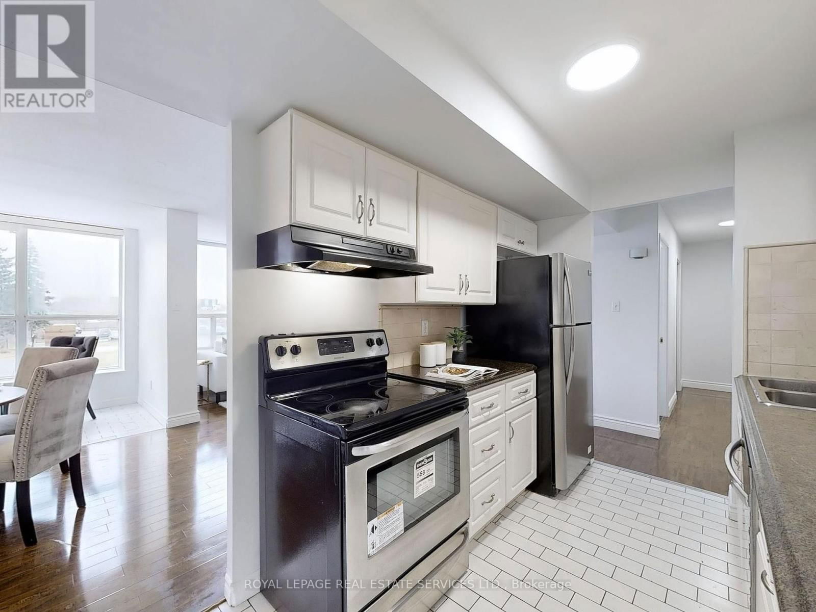 213 - 330 MCCOWAN ROAD Image 11