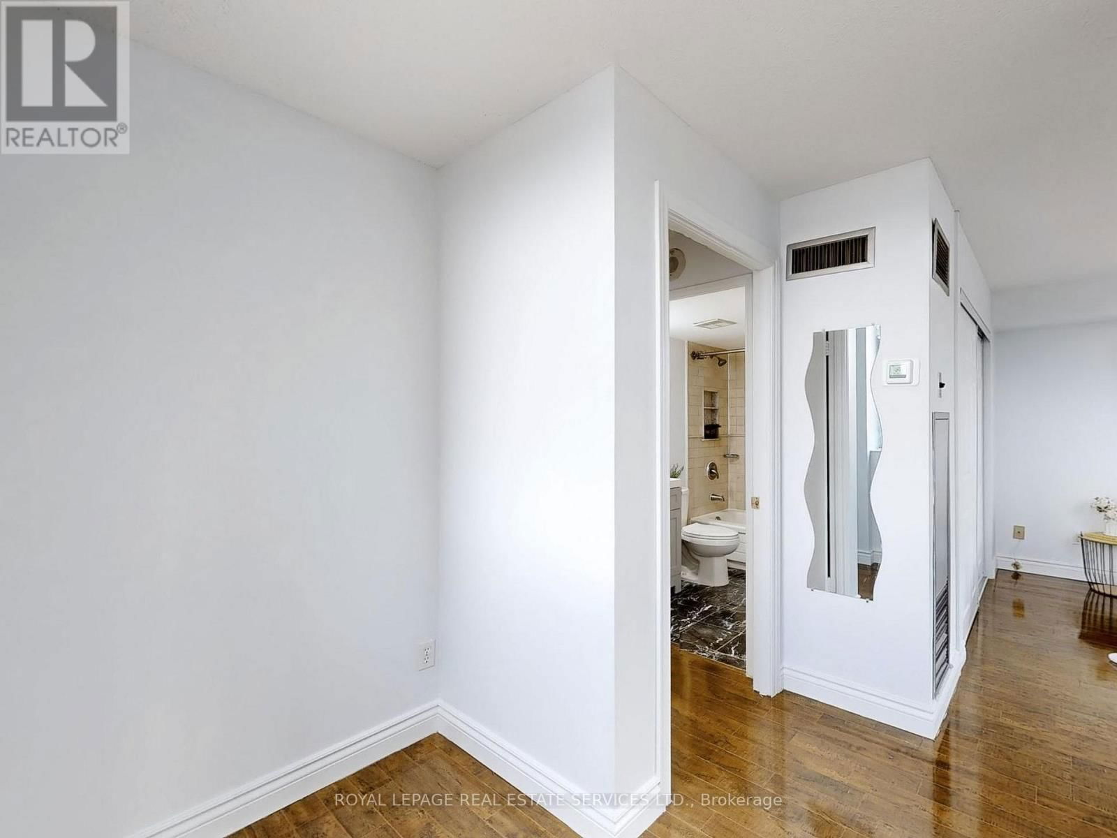 213 - 330 MCCOWAN ROAD Image 22