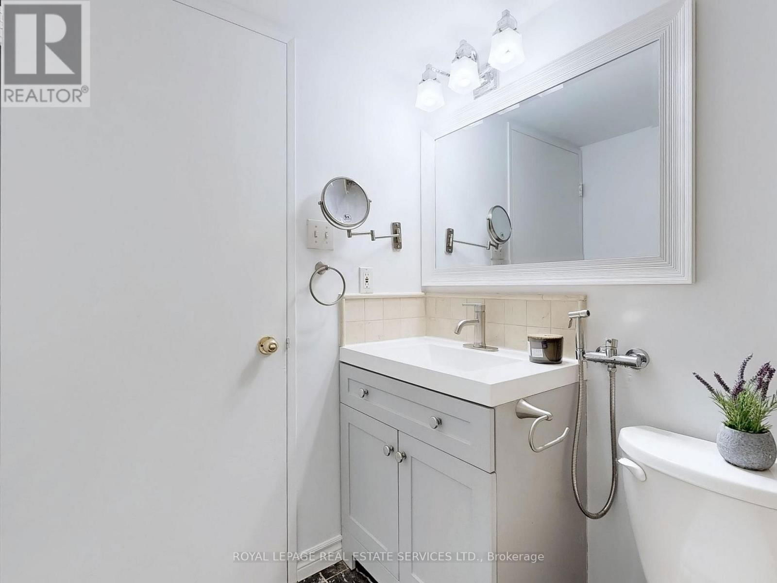213 - 330 MCCOWAN ROAD Image 24
