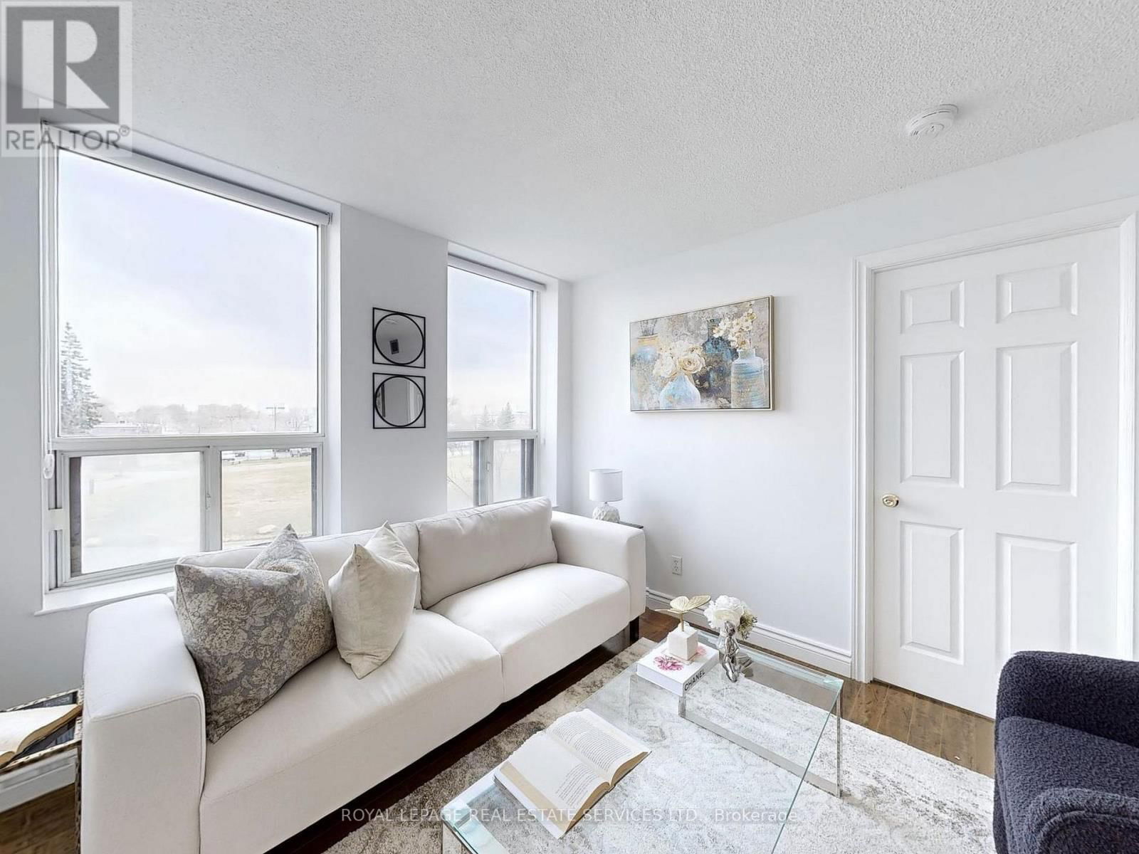 213 - 330 MCCOWAN ROAD Image 3