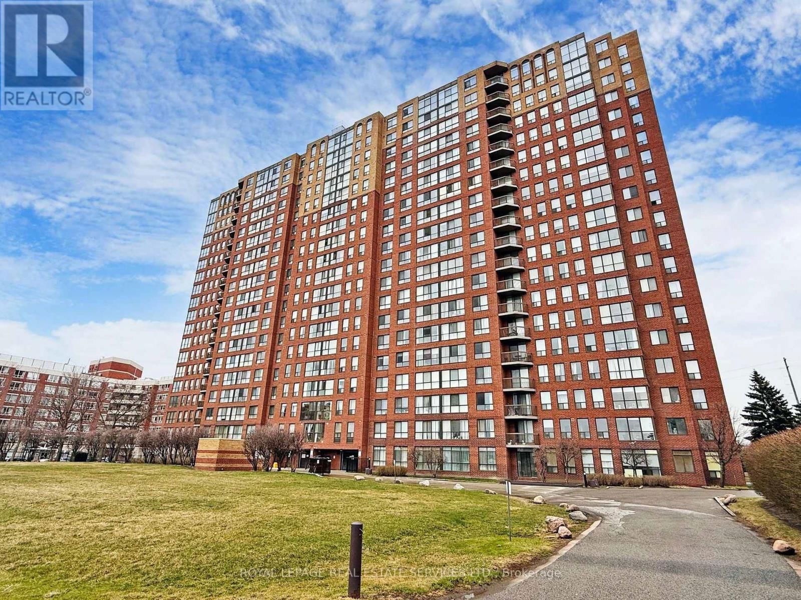 213 - 330 MCCOWAN ROAD Image 33