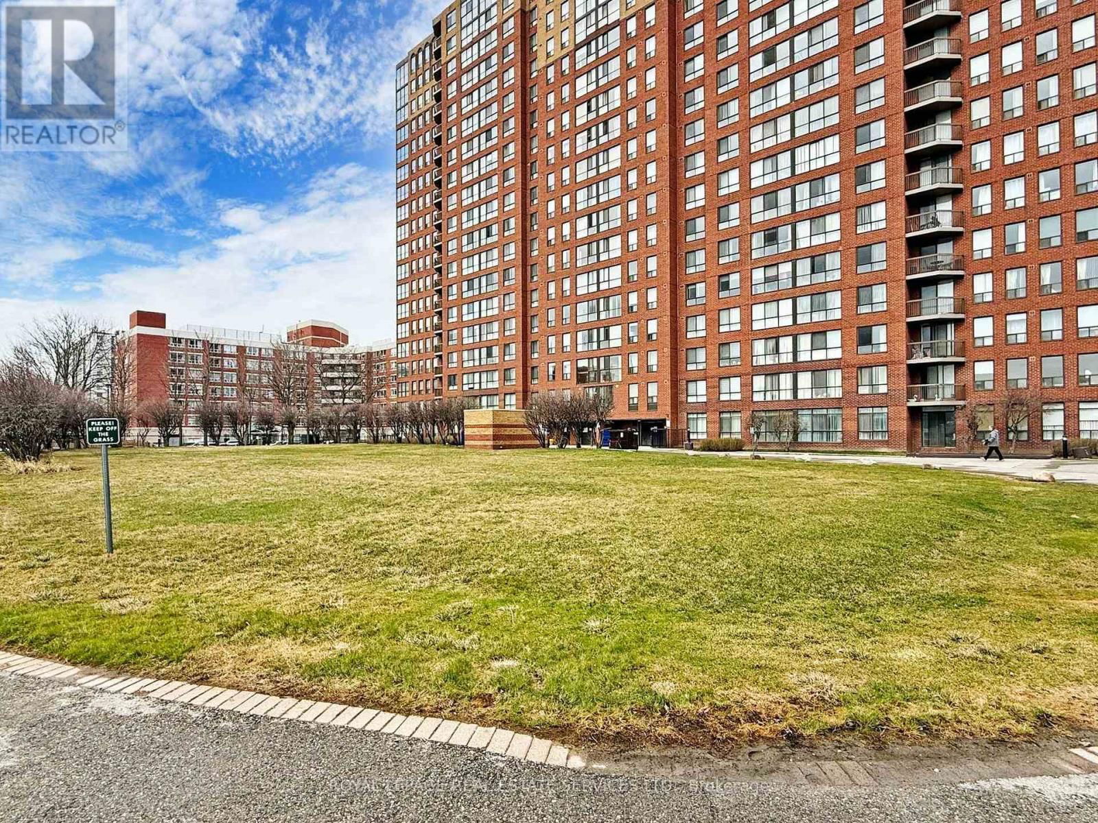 213 - 330 MCCOWAN ROAD Image 34