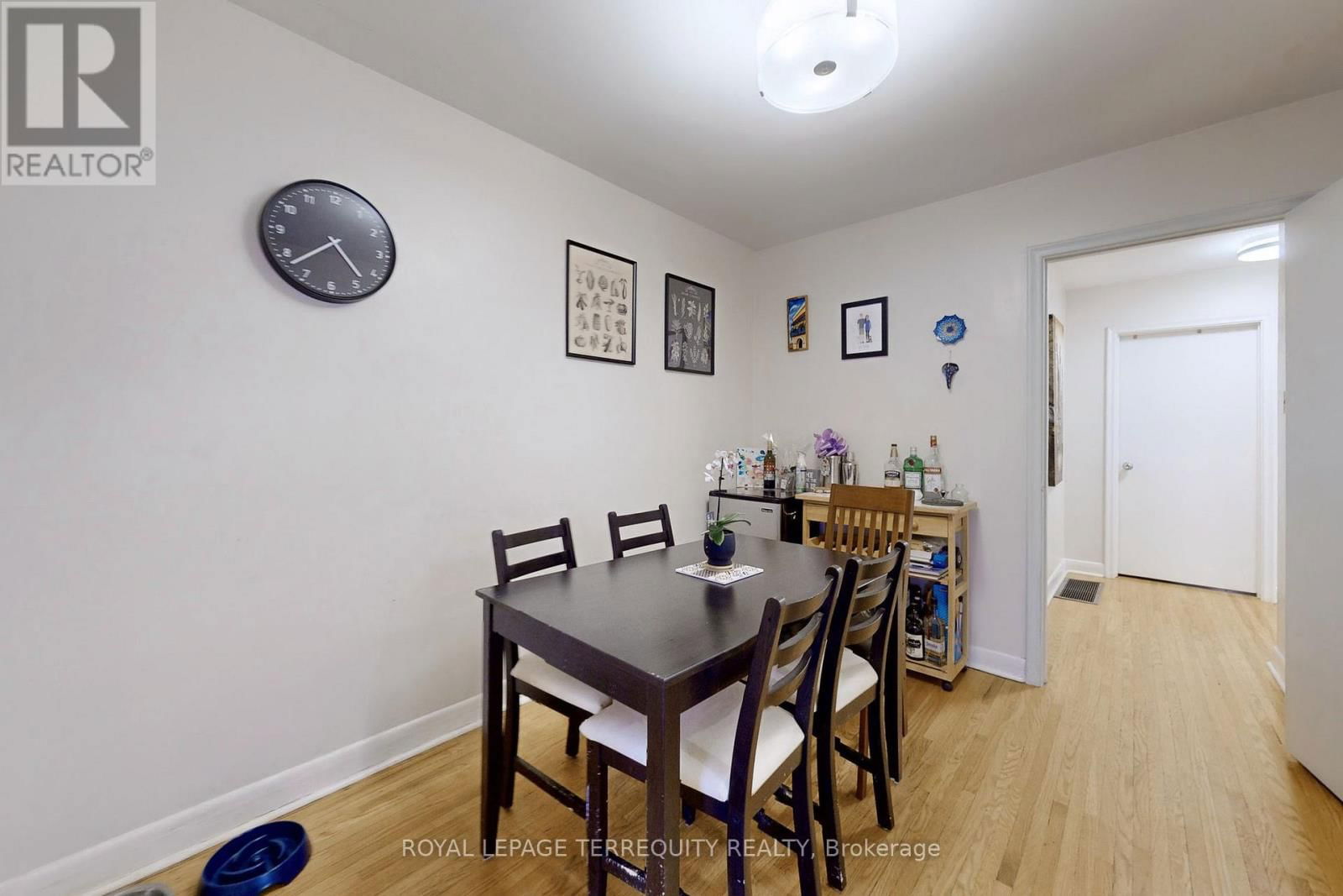 29 LOVE CRESCENT Image 20