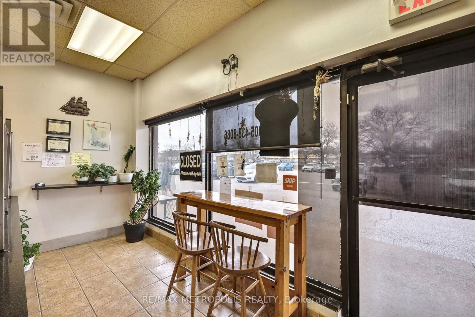 F5 - 1051 SIMCOE STREET NORTH Image 4