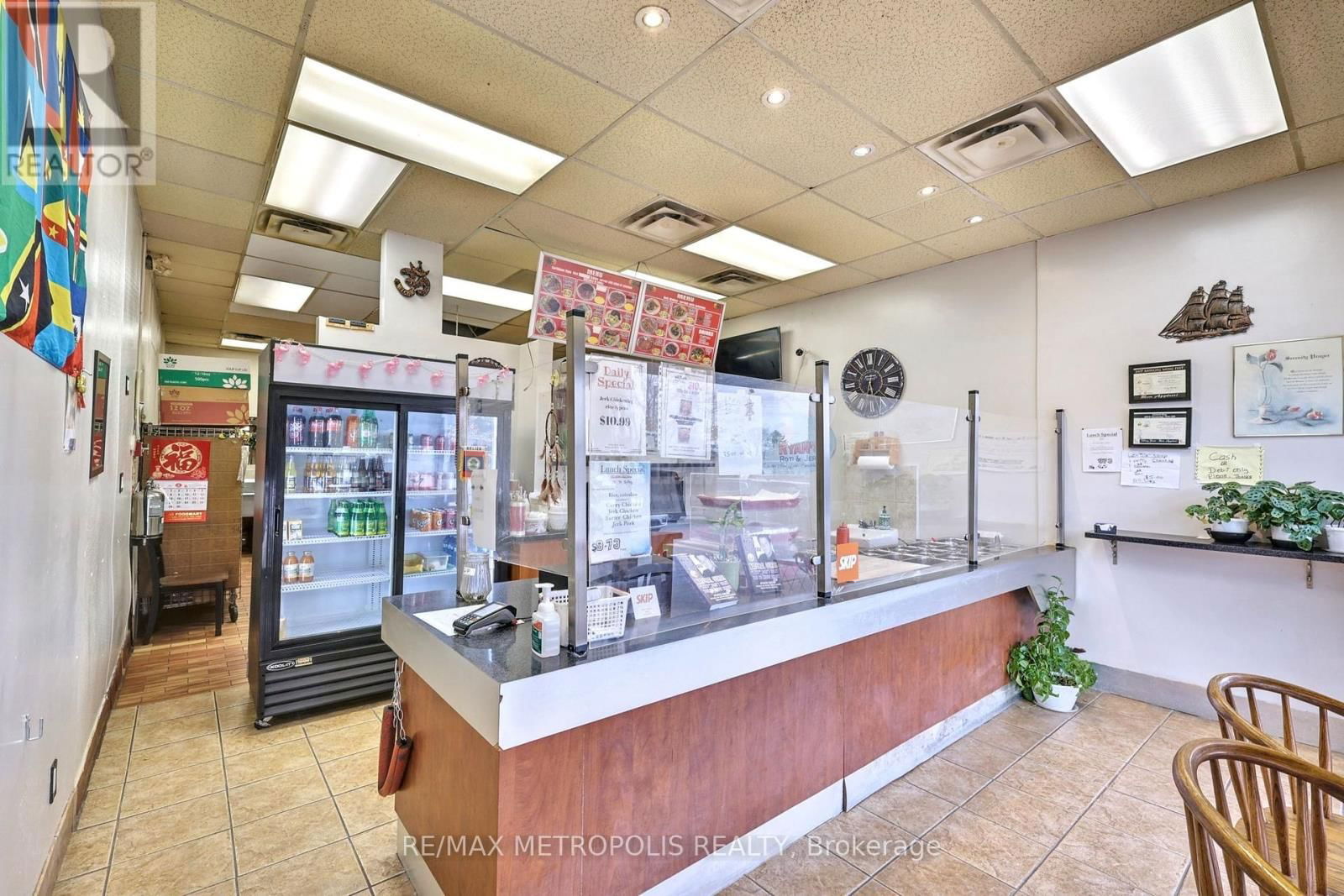 F5 - 1051 SIMCOE STREET NORTH Image 8