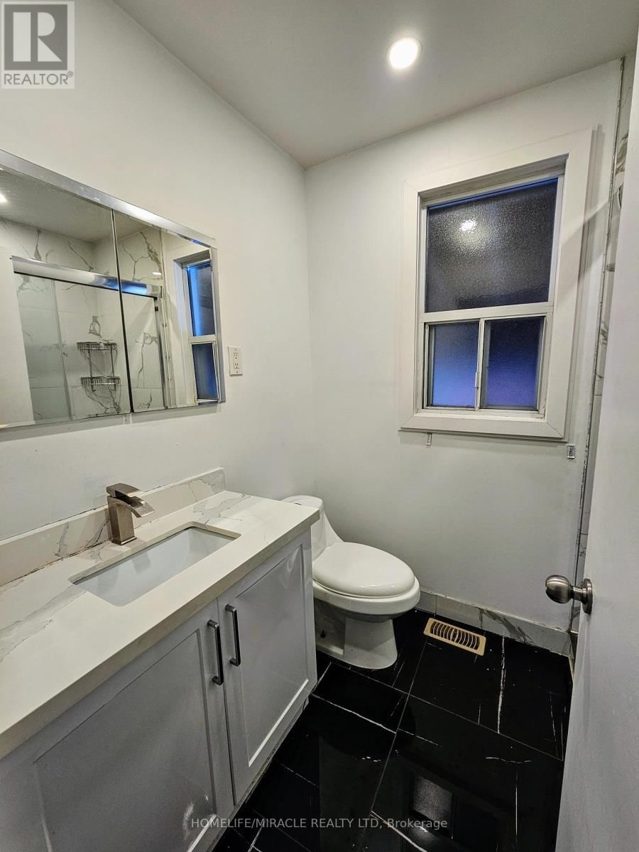 Main - 1340 WARDEN AVENUE Image 4