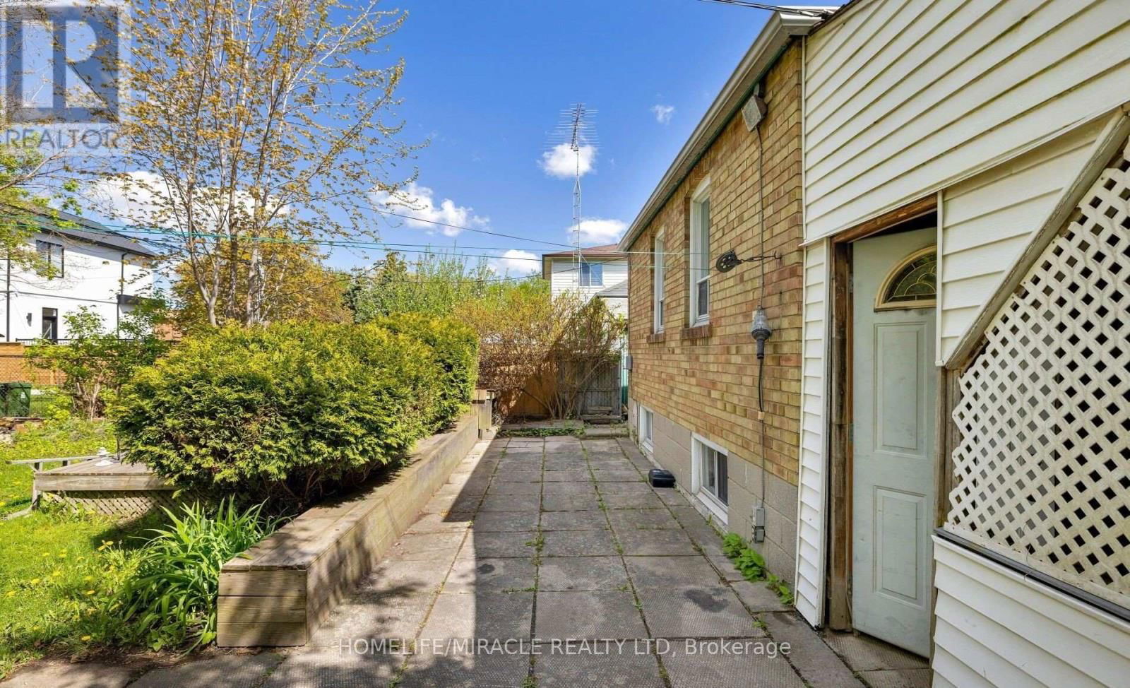 Main - 1340 WARDEN AVENUE Image 7