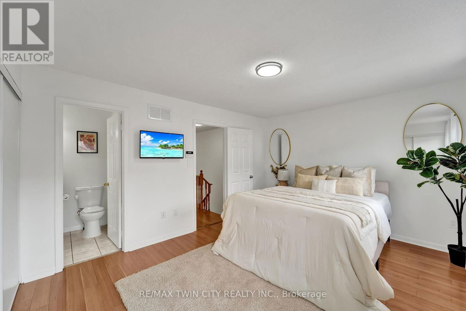 132 KIRKLAND PLACE Image 13