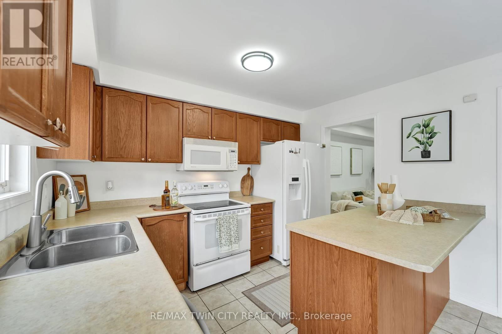 132 KIRKLAND PLACE Image 9