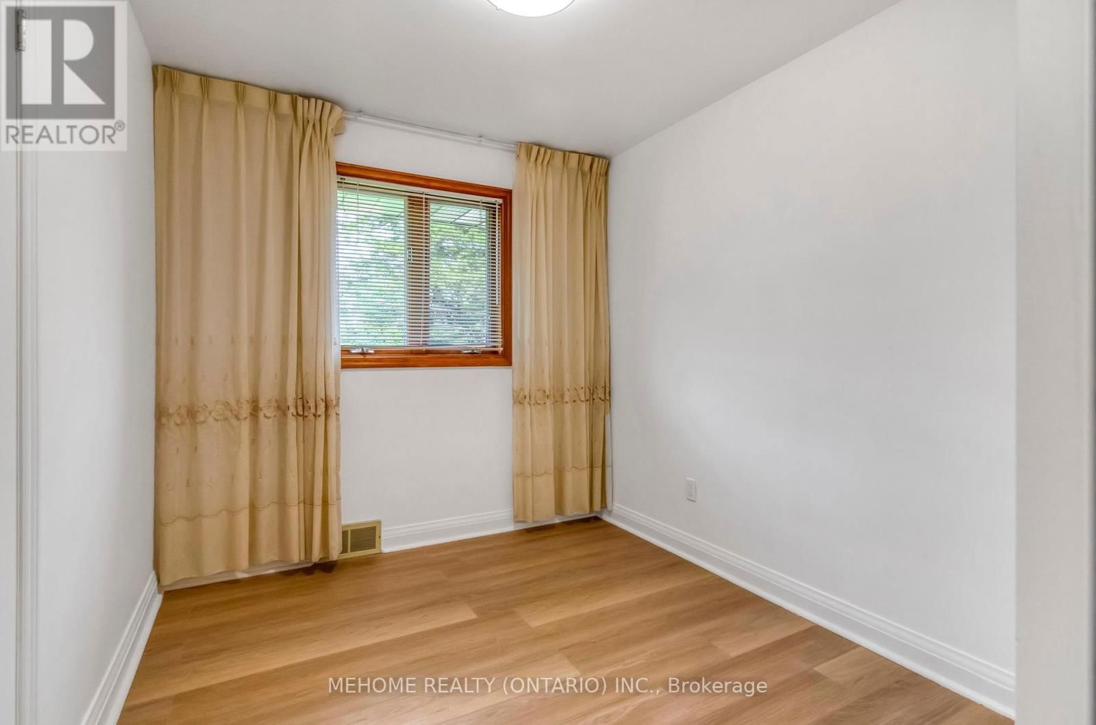 115 HARRIS COURT Image 6