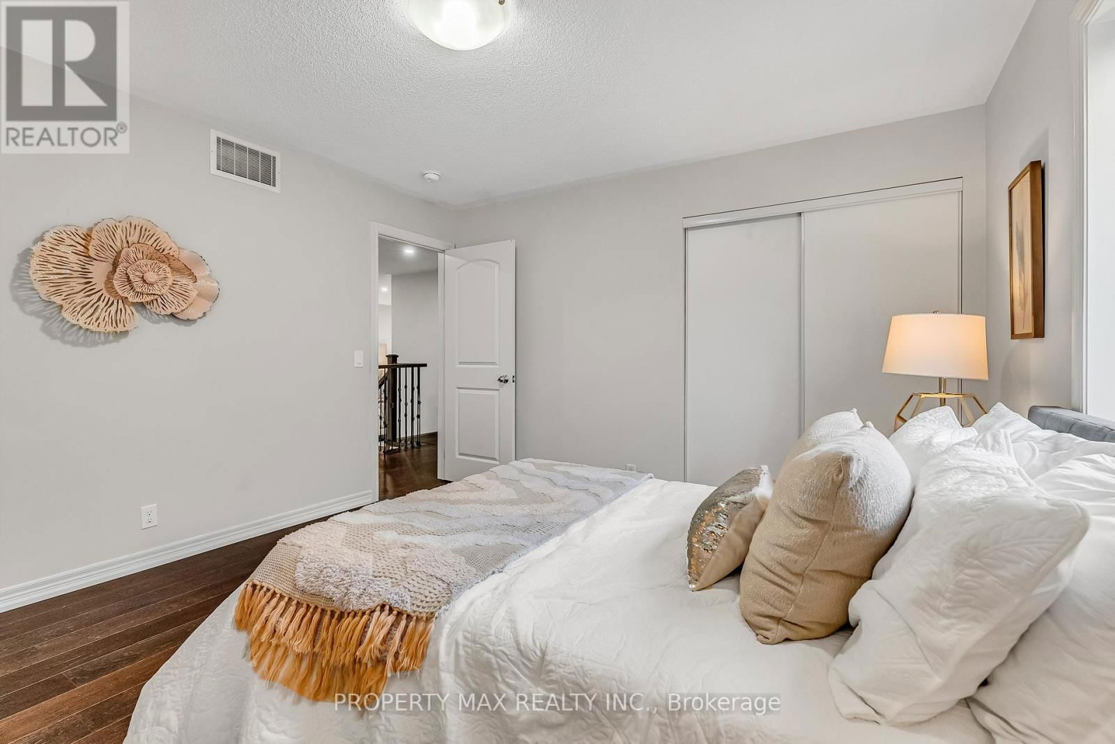 40 BRITANNIA AVENUE EAST Image 38