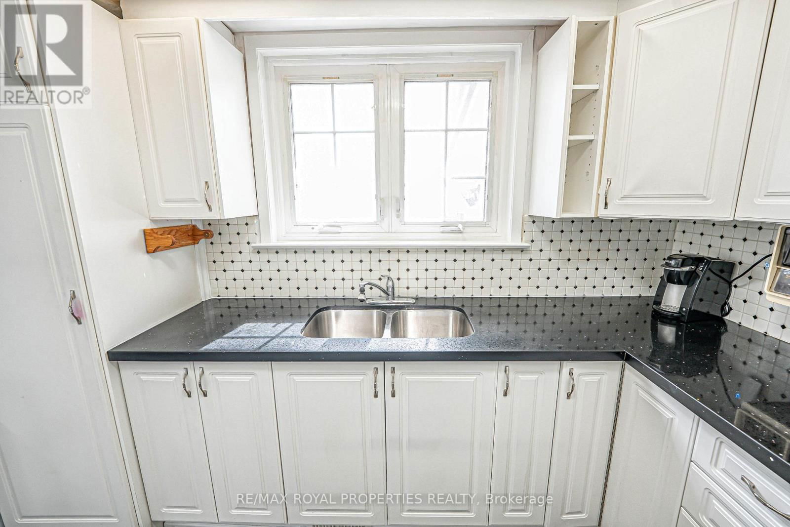 14 SHOREVIEW DRIVE Image 13