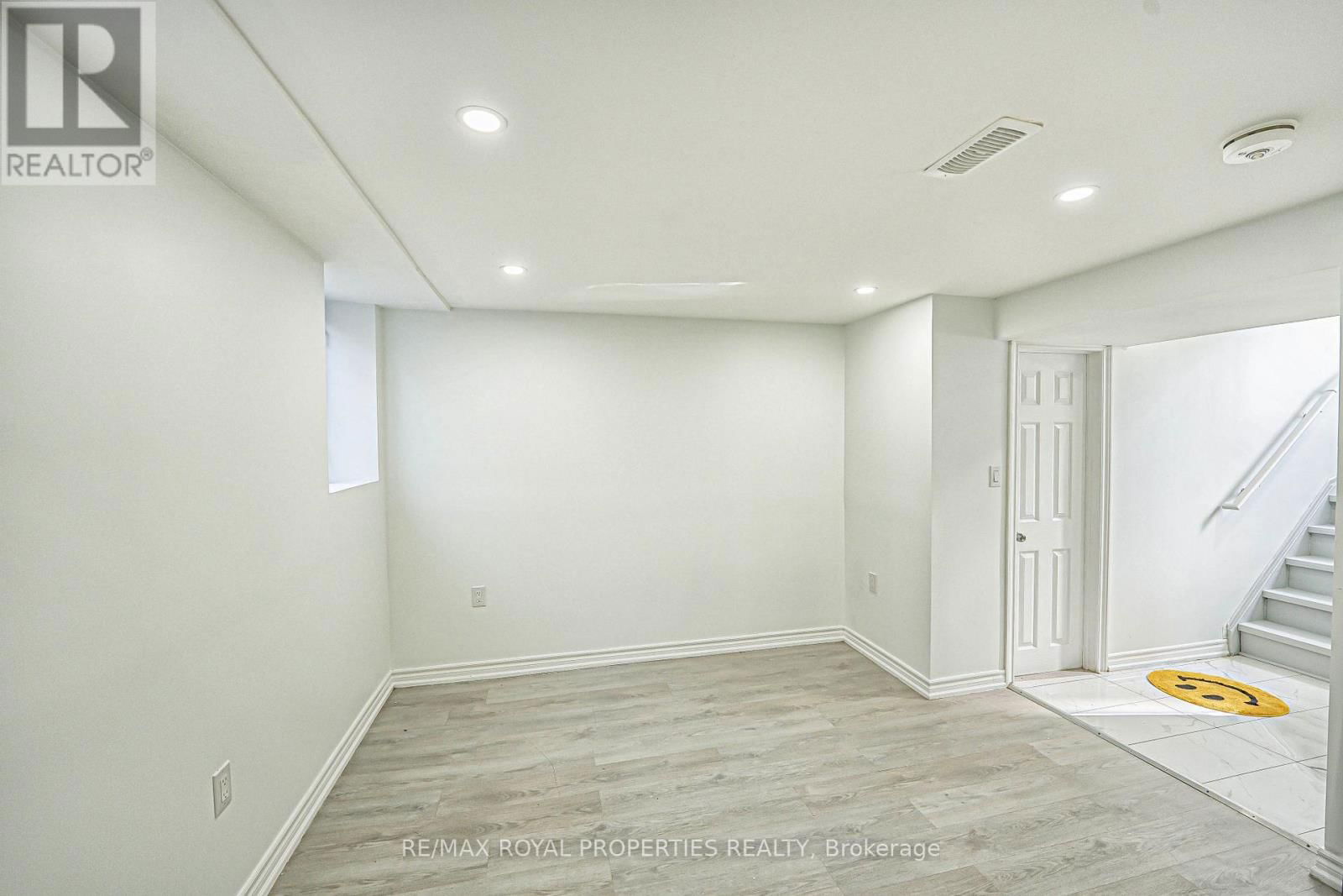 14 SHOREVIEW DRIVE Image 32