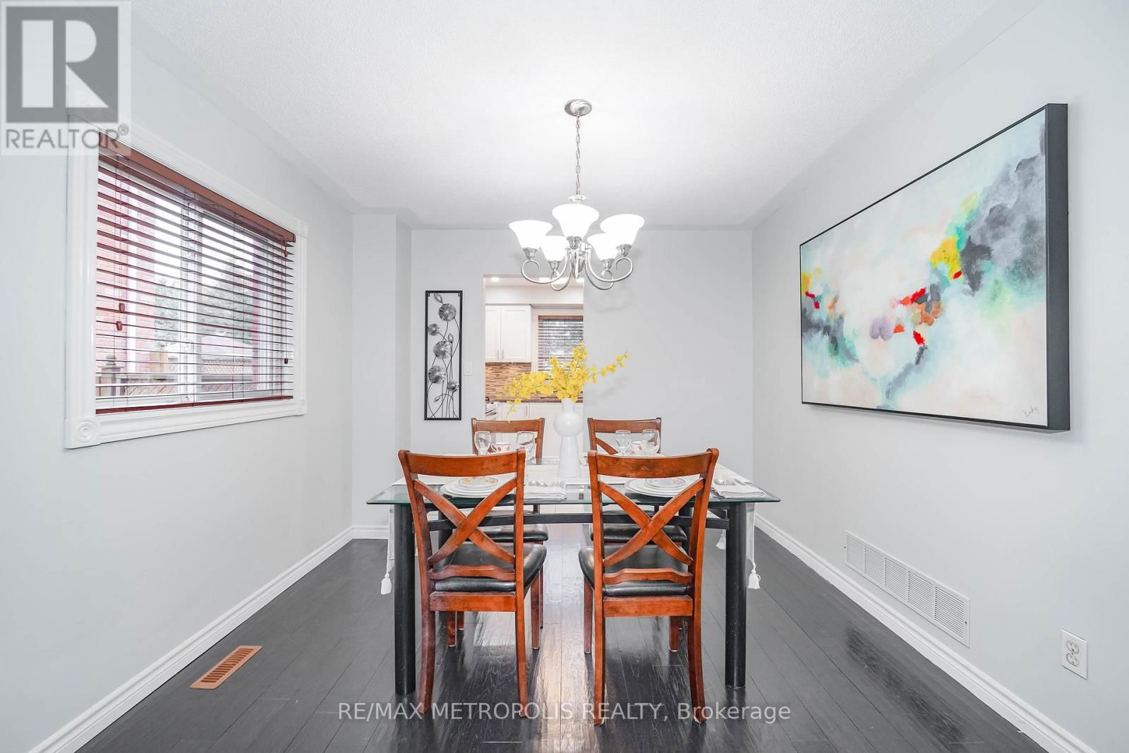 60 IRWIN DRIVE Image 12