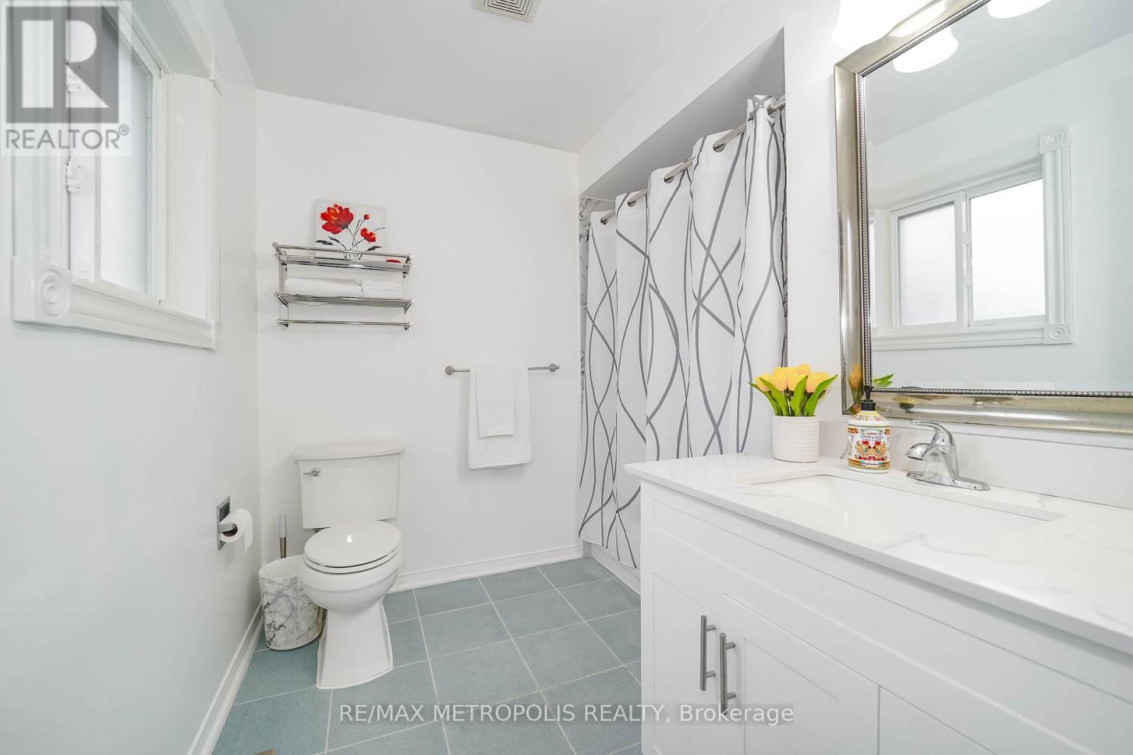 60 IRWIN DRIVE Image 20