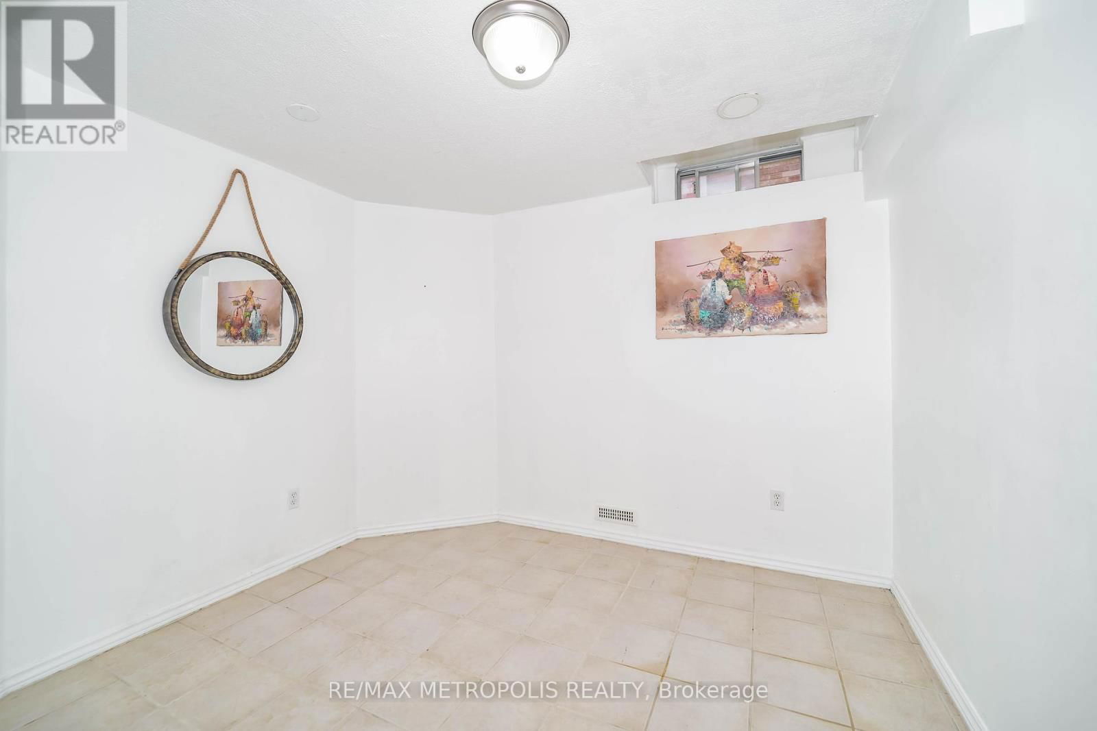 60 IRWIN DRIVE Image 27