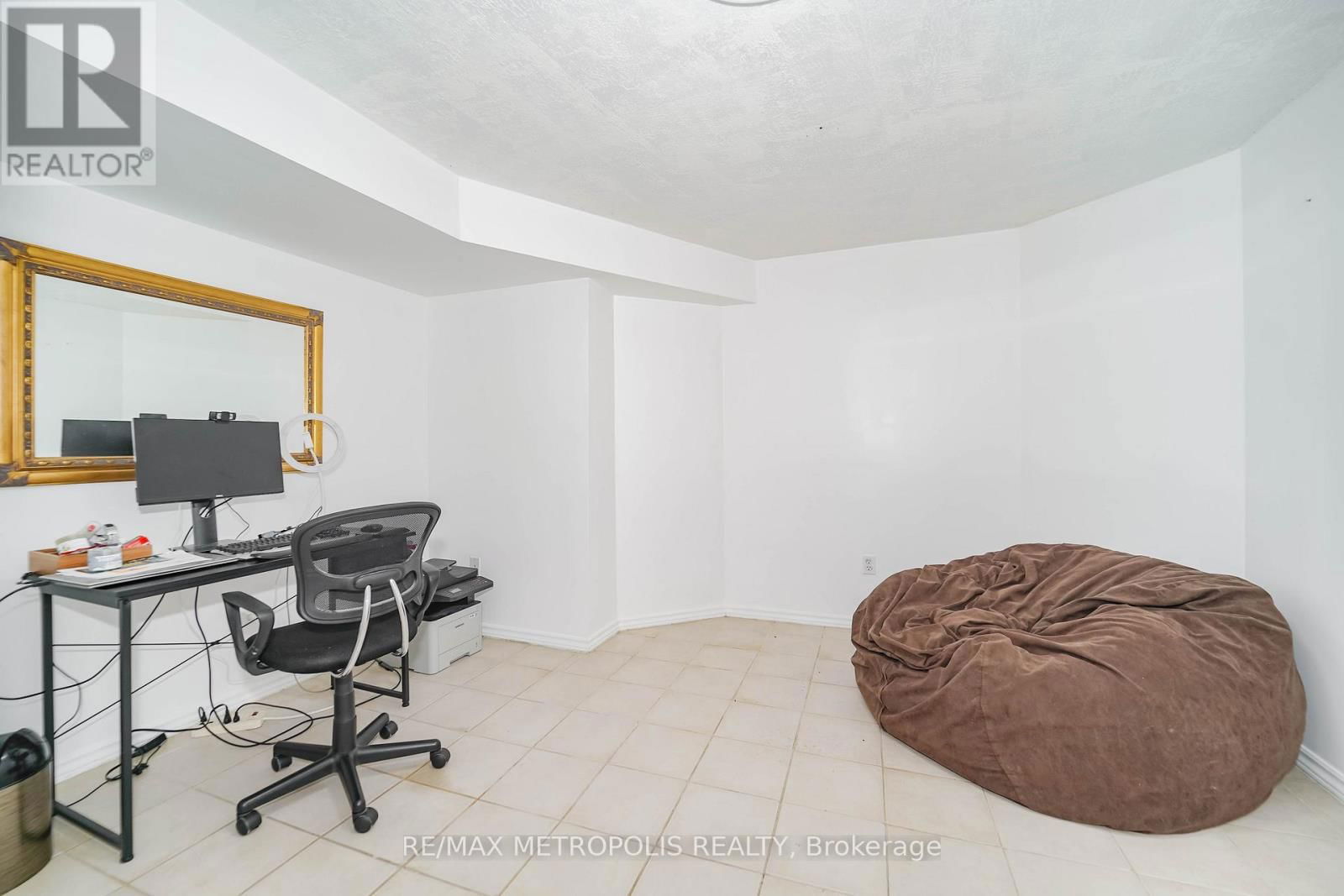 60 IRWIN DRIVE Image 29
