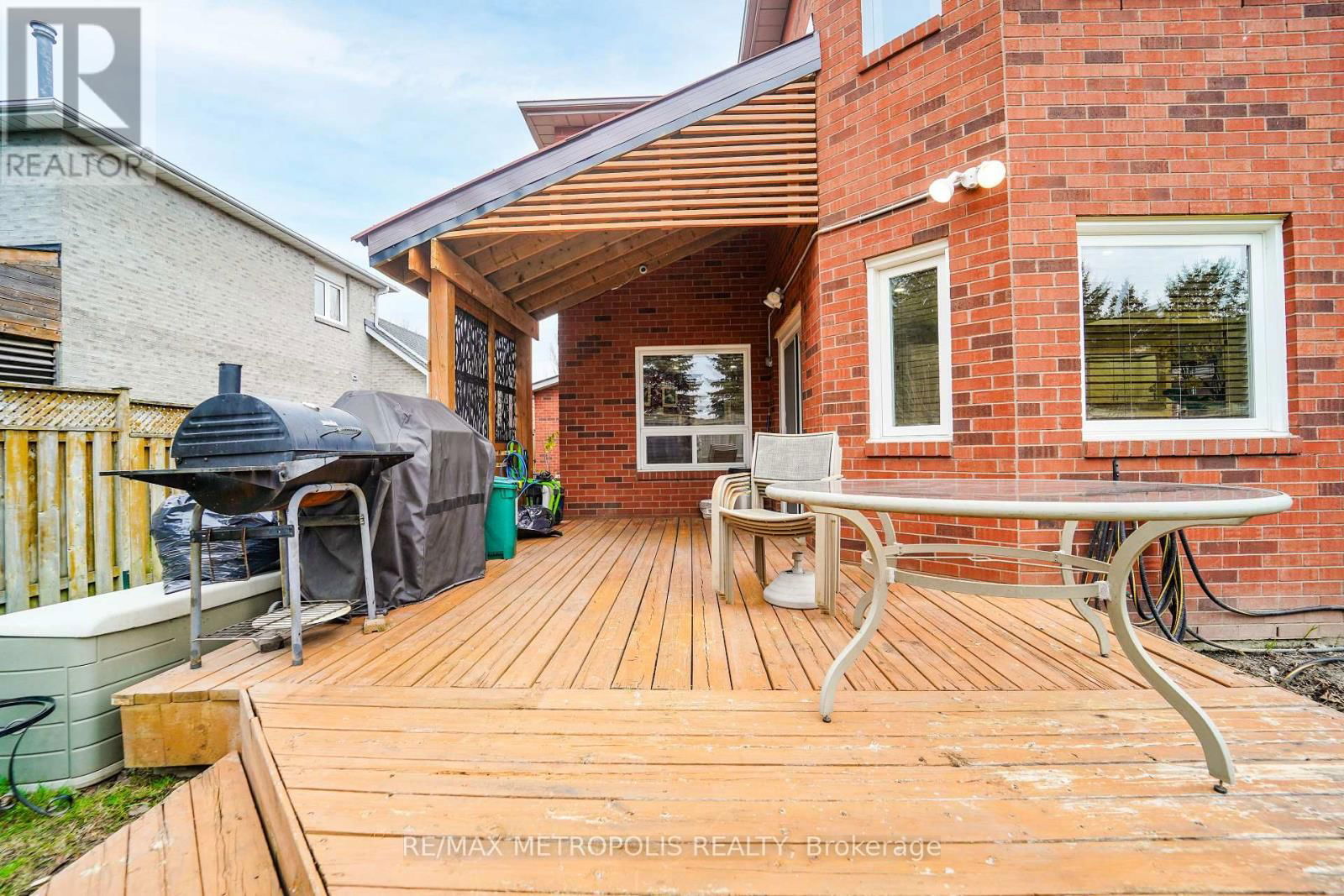 60 IRWIN DRIVE Image 4