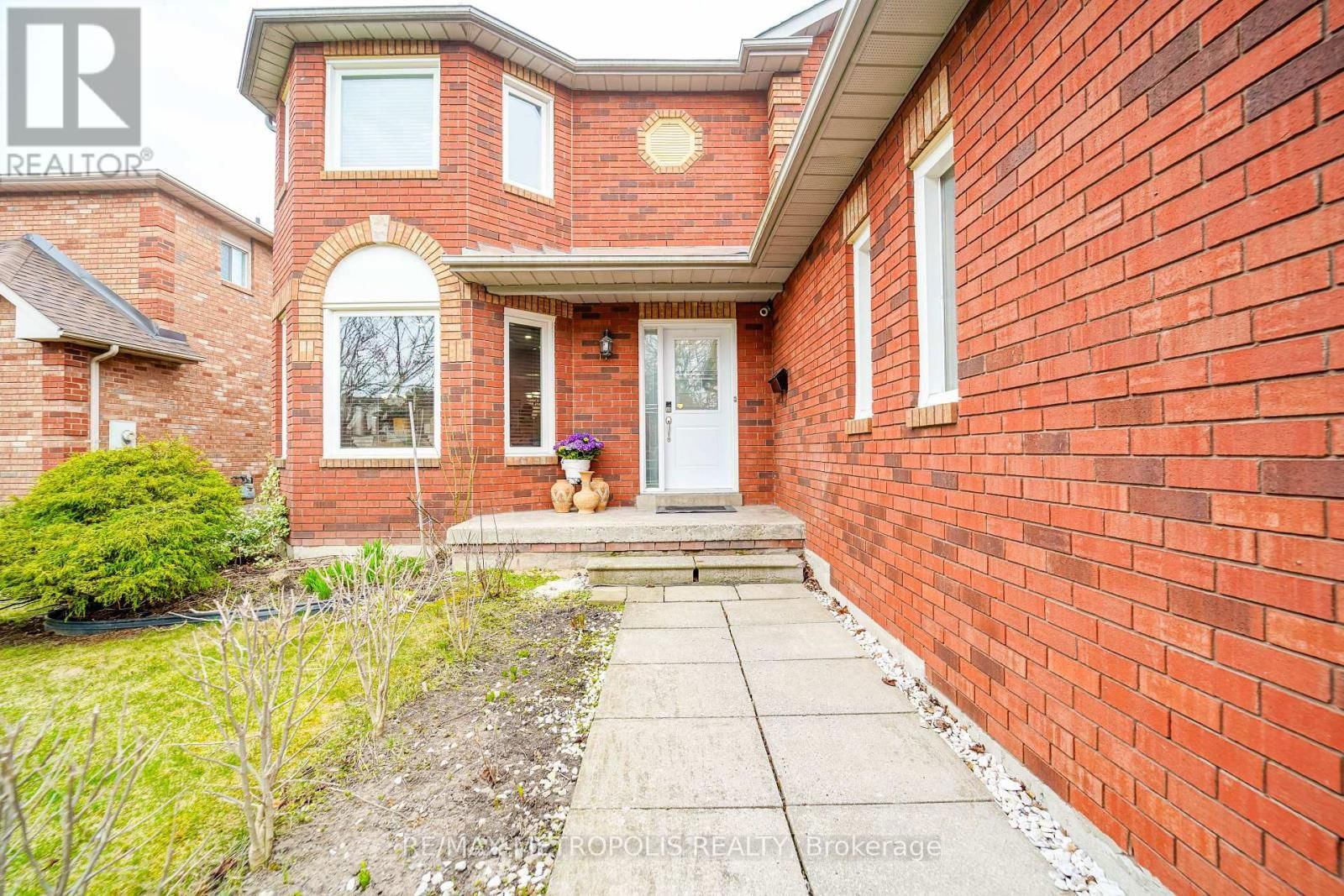 60 IRWIN DRIVE Image 5