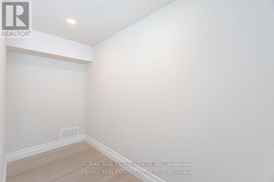 531 KING STREET EAST Image 33