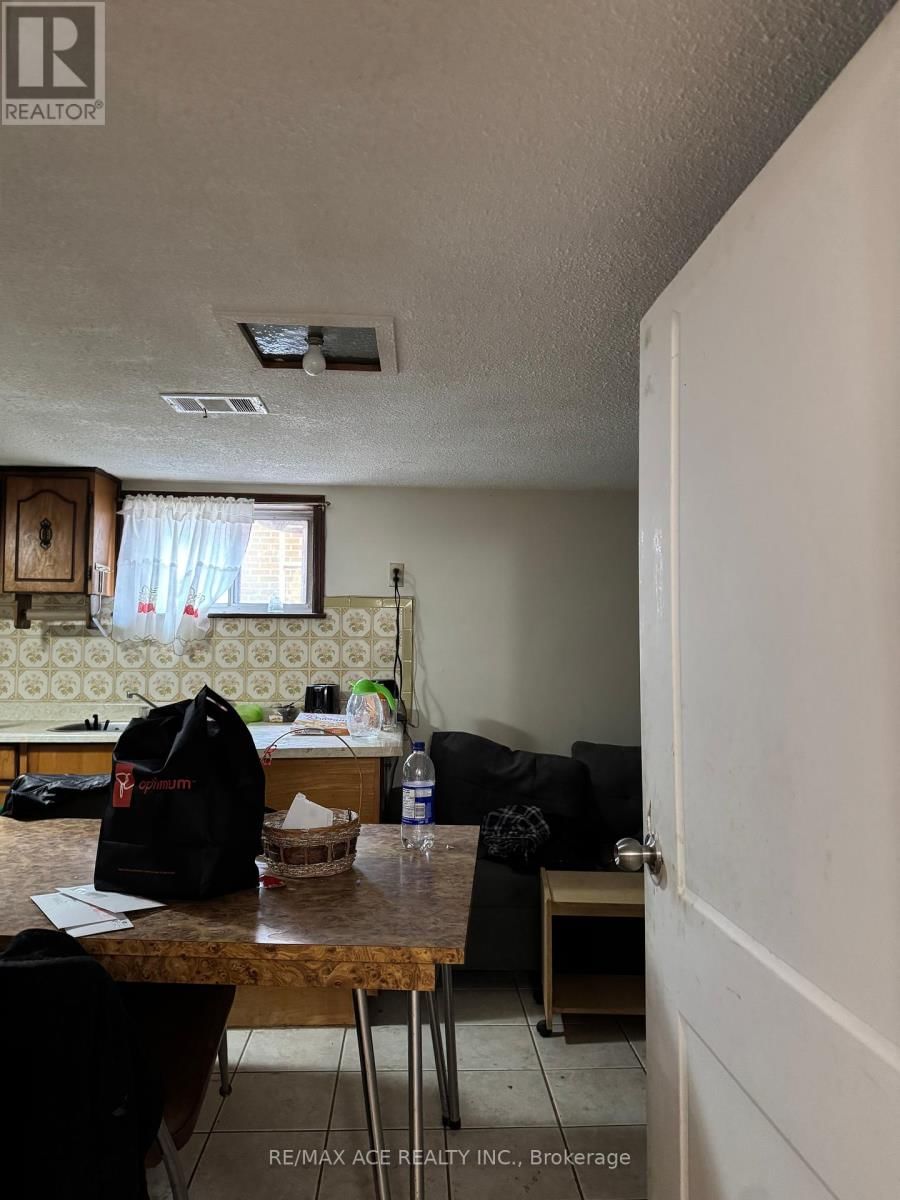 Bsmt - 30 BEACON ROAD Image 13