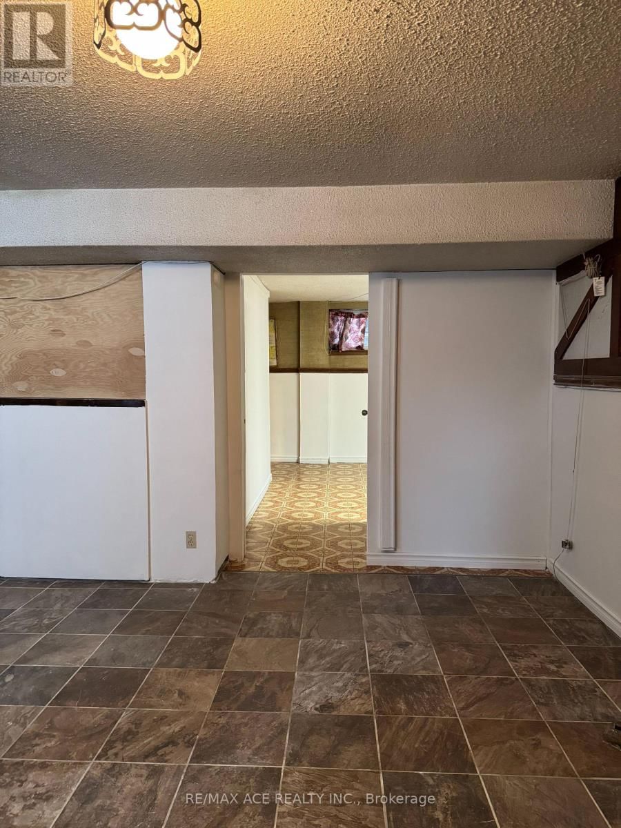 Bsmt - 30 BEACON ROAD Image 7