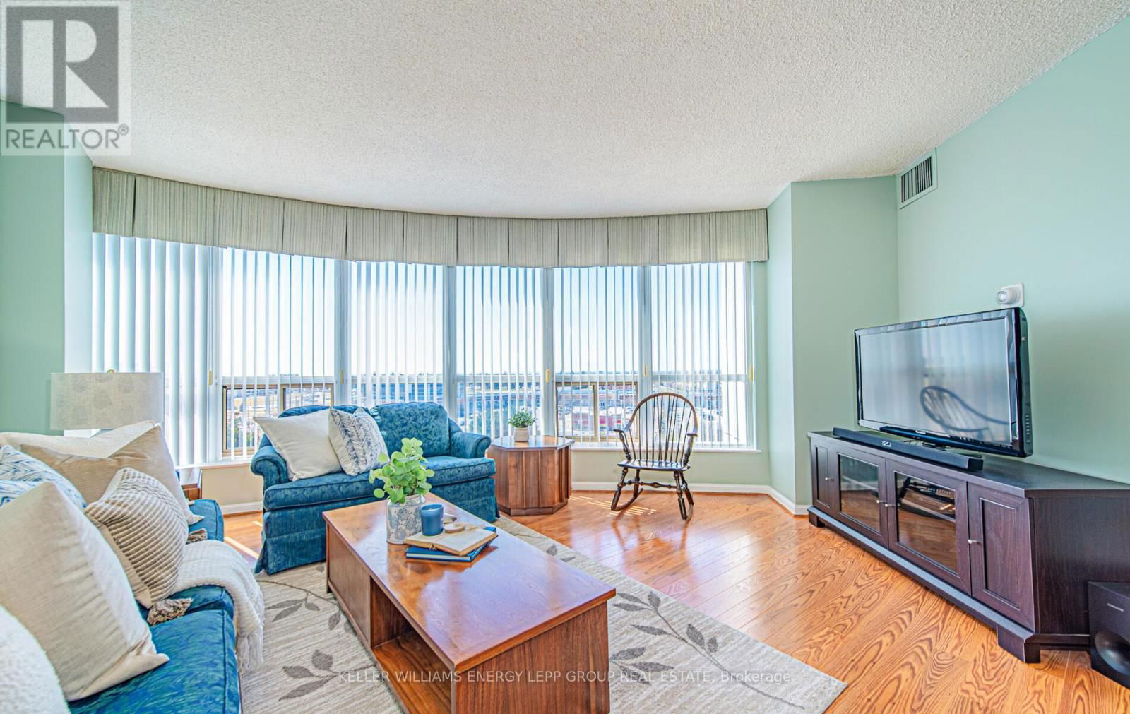 1007 - 712 ROSSLAND ROAD EAST Image 18