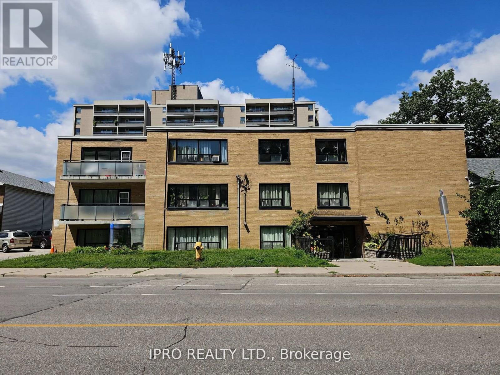 101 - 20 COSBURN AVENUE Image 1
