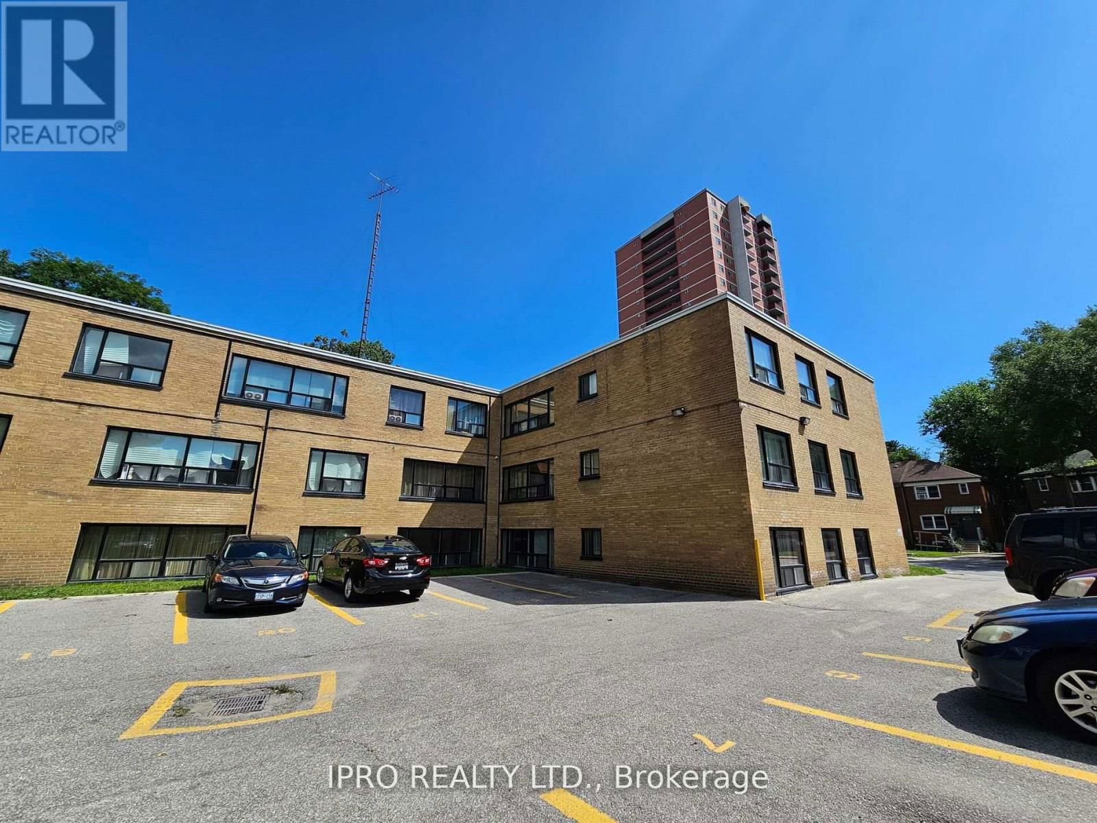 101 - 20 COSBURN AVENUE Image 3