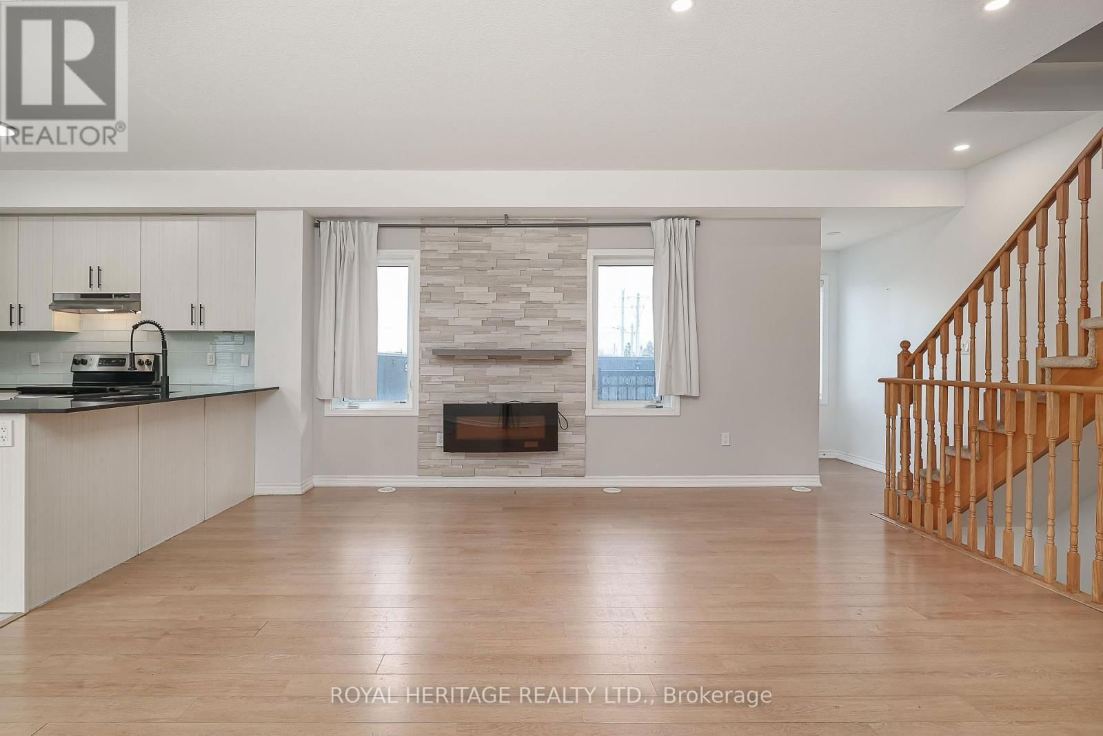 2 DUNSLEY WAY Image 6