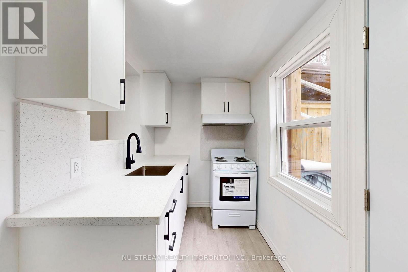 393 JONES AVENUE Image 17