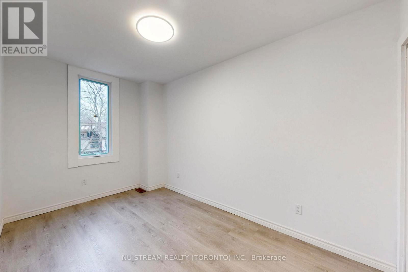 393 JONES AVENUE Image 25