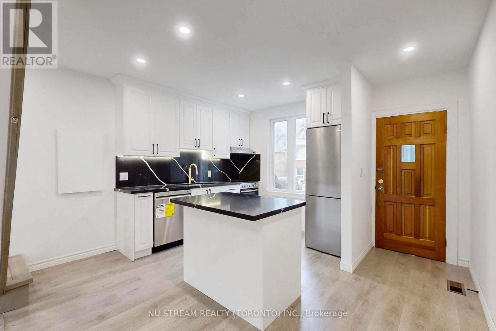 393 JONES AVENUE Image 26