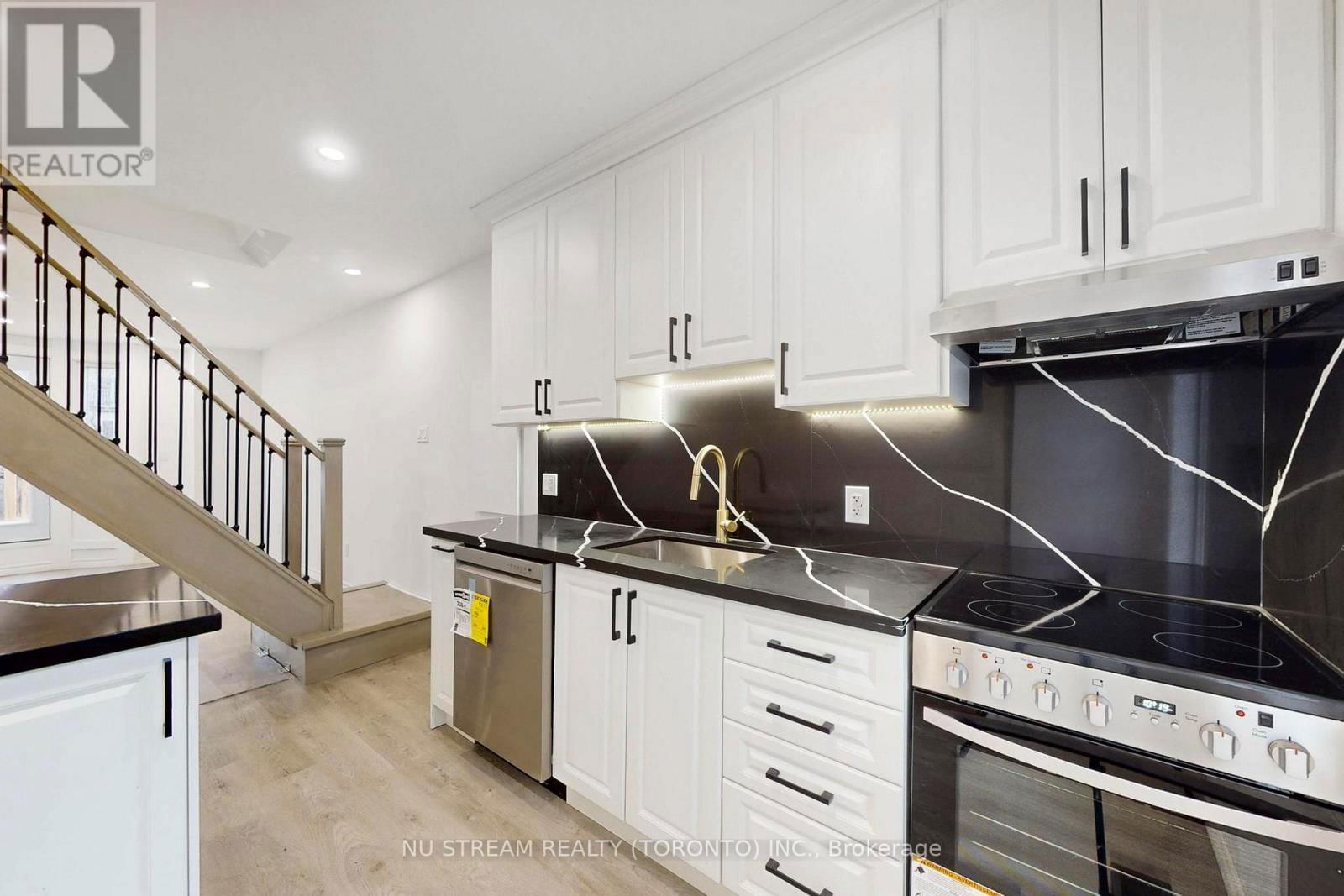 393 JONES AVENUE Image 4