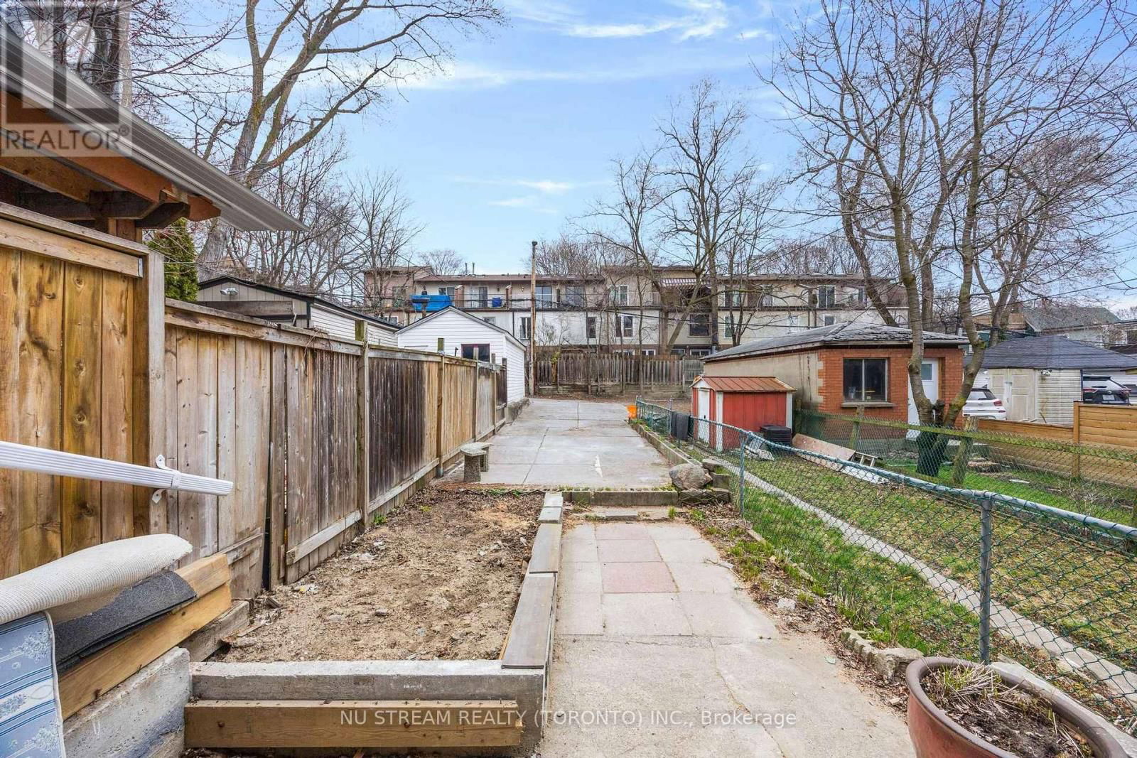 393 JONES AVENUE Image 7