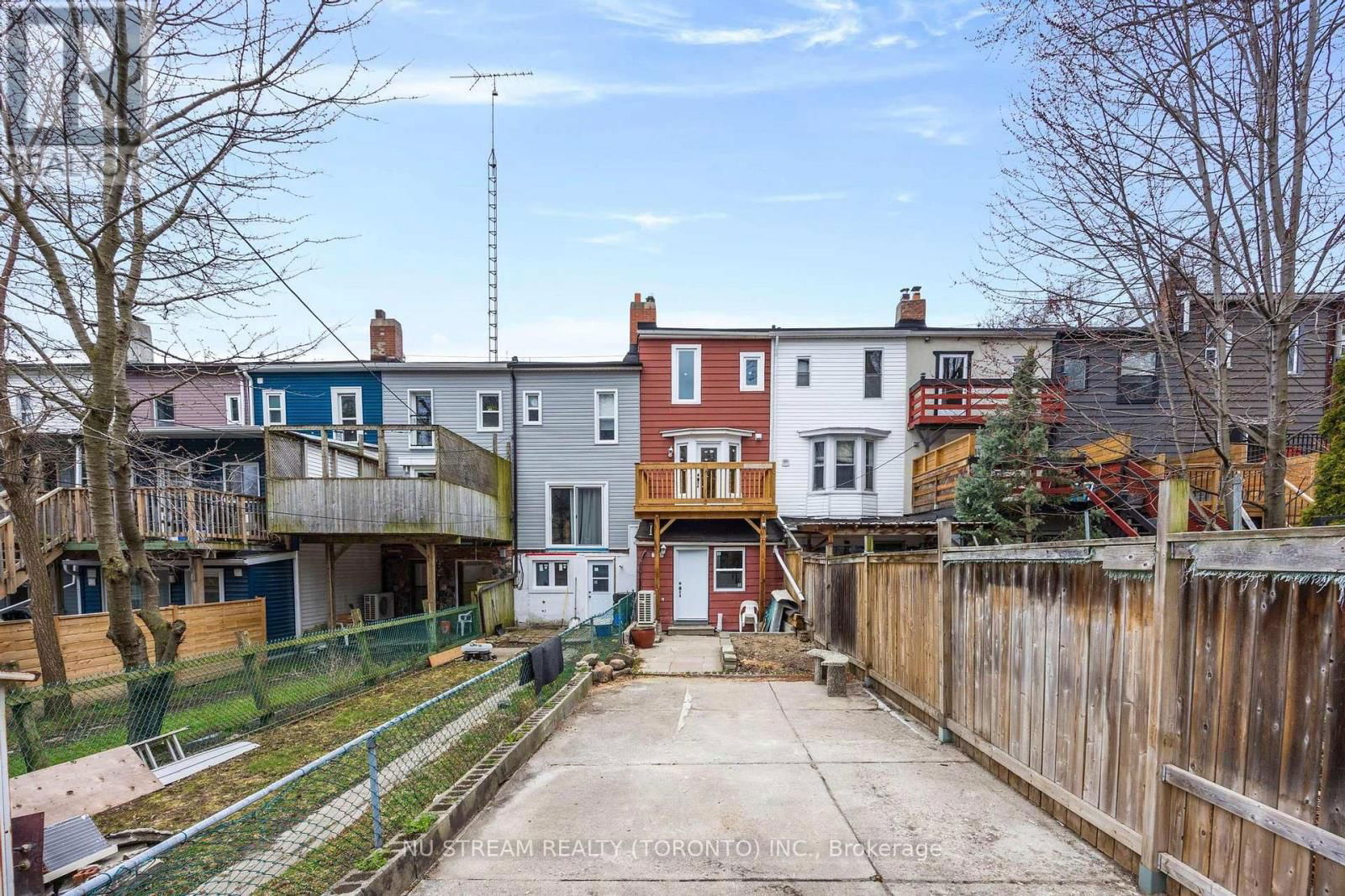 393 JONES AVENUE Image 8