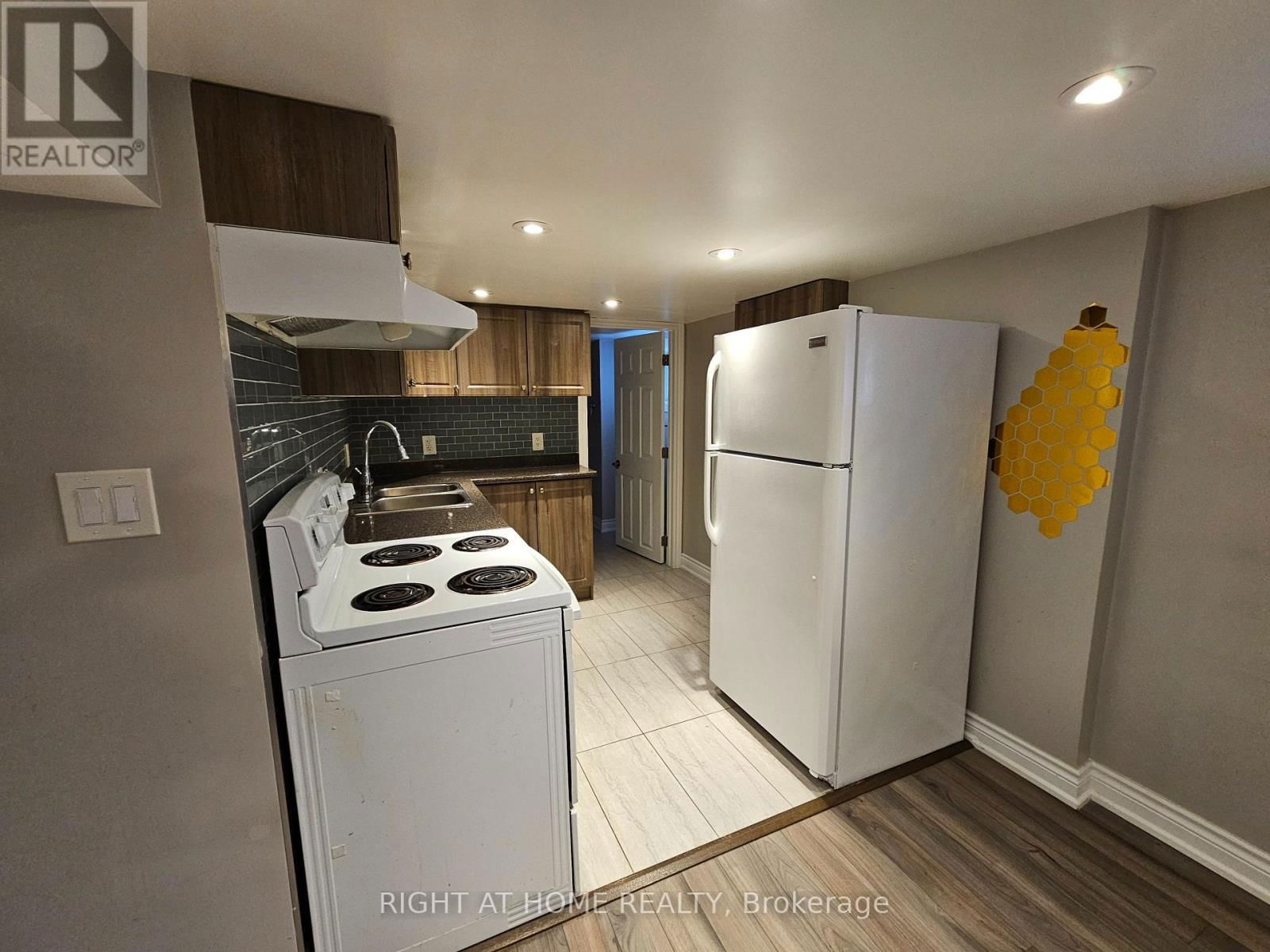 6 DUNKIRK ROAD Image 21