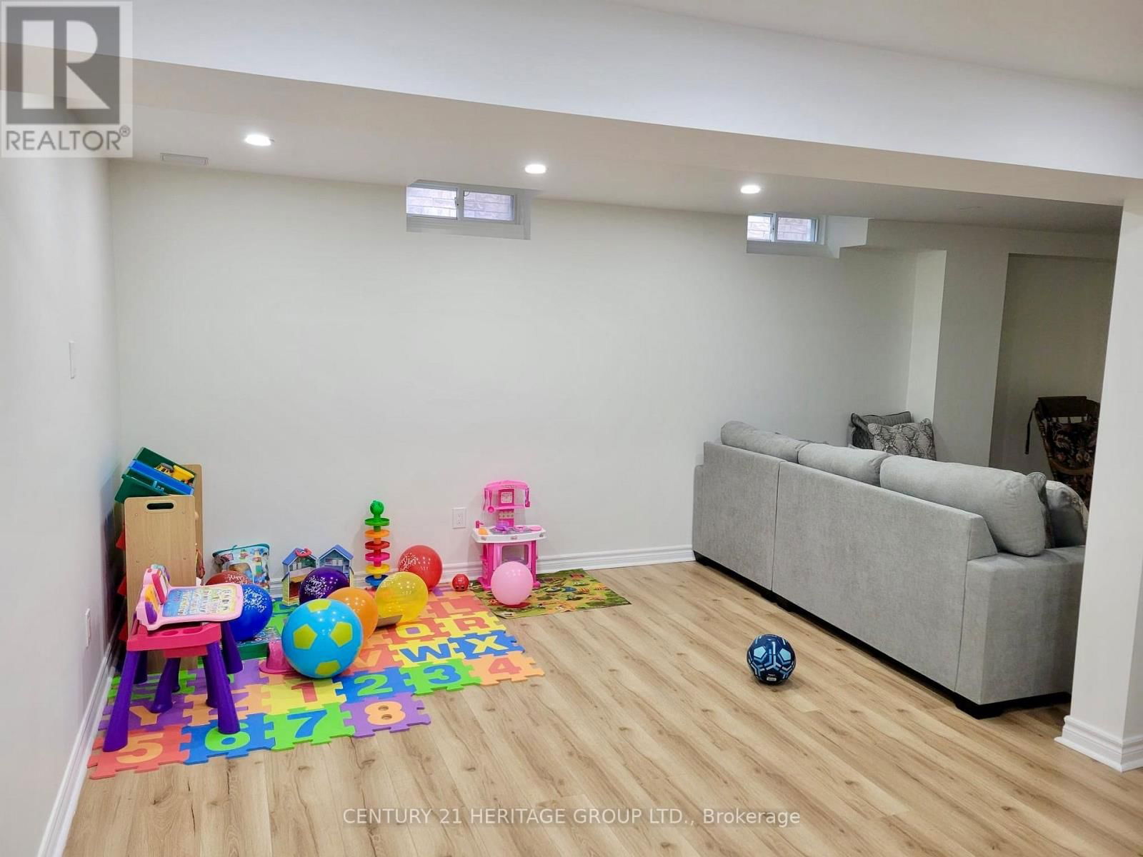 1686 NORTHFIELD AVENUE Image 17