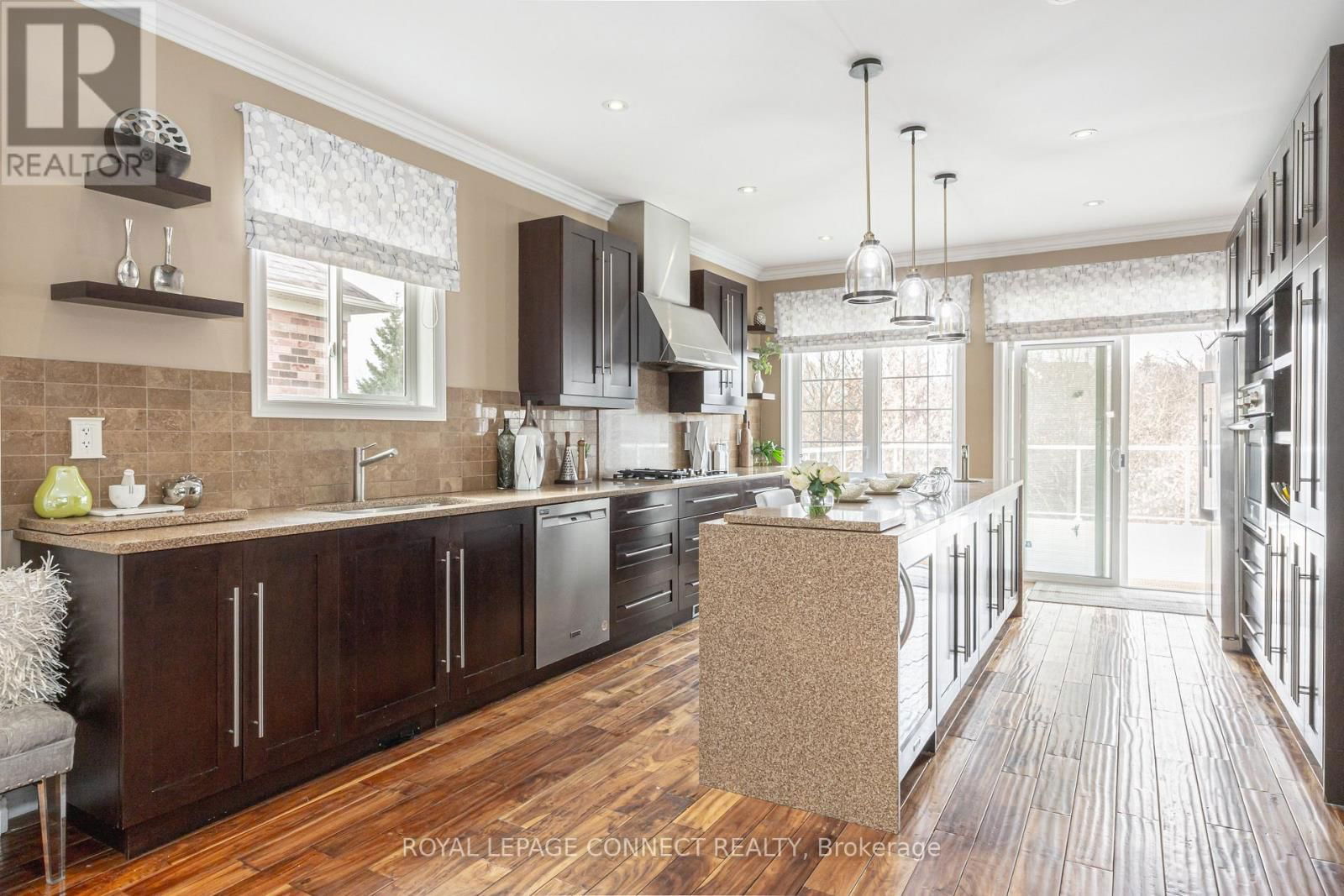 4 BRANTHAVEN COURT Image 12