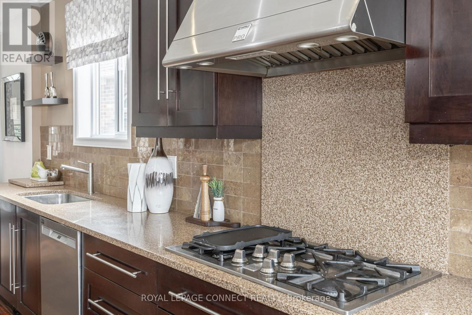 4 BRANTHAVEN COURT Image 19