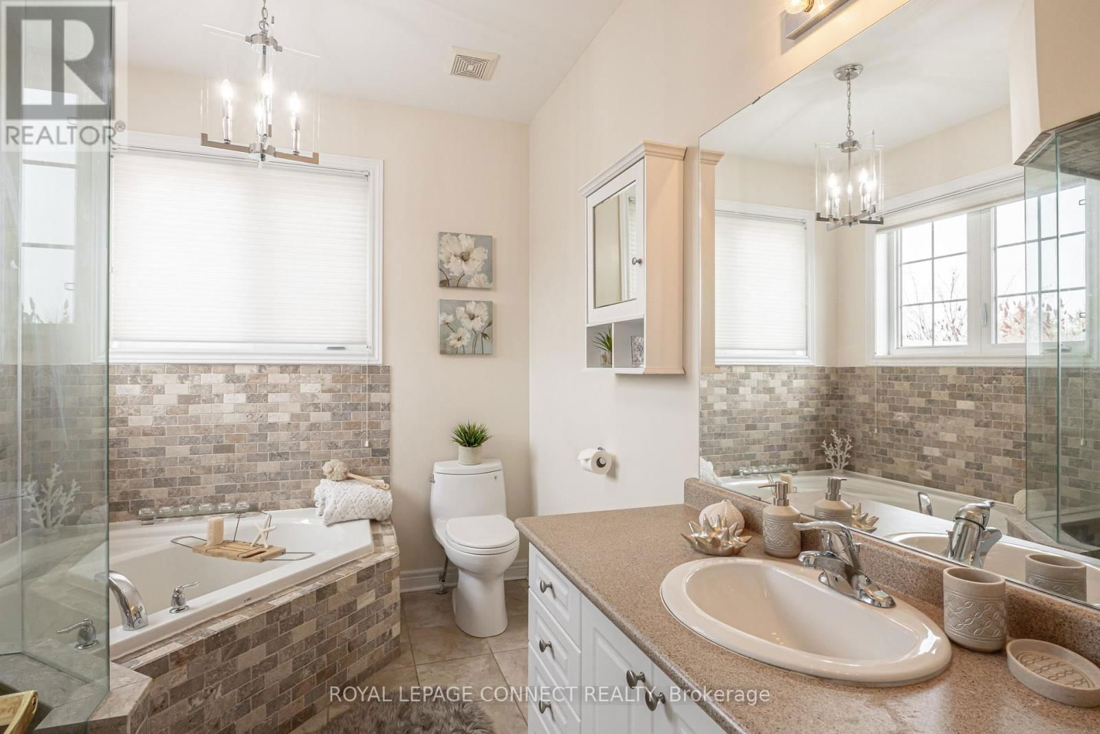 4 BRANTHAVEN COURT Image 26